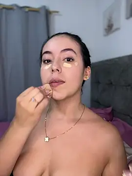 Snapshot of Julietasantos__ chatting on July 30, 8:19 pm Julietasantos online show from July 30, 8:19 pm
