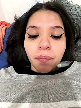 Snapshot of CoralGreenn chatting on January 7, 4:42 pm CoralGreenn online show from January 7, 4:42 pm