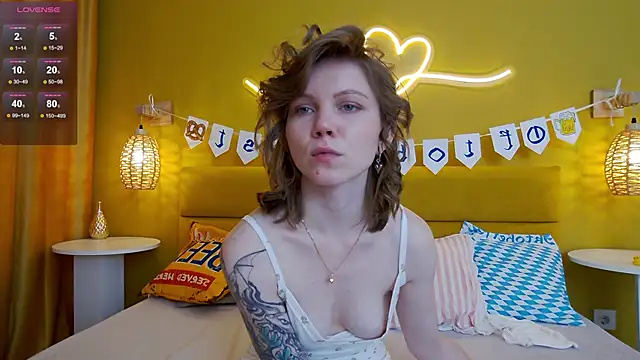 lessysweety online show from September 29, 3:11 am