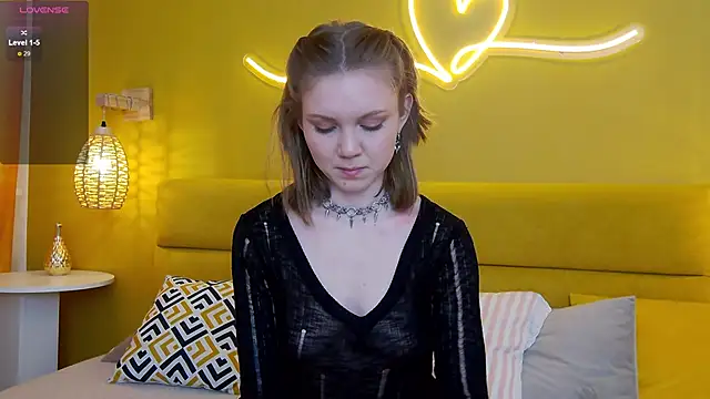 lessysweety online show from October 16, 3:18 am