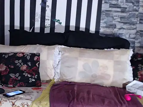 BigHotMatureXx online show from October 15, 8:25 am