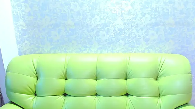Snapshot of Vanessa_Florence chatting on June 6, 1:32 am Vanessa Florence online show from June 6, 1:32 am