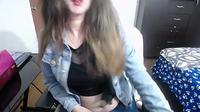 Snapshot of Luna_girlhot_ chatting on February 21, 9:00 pm Luna girlhot online show from February 21, 9:00 pm