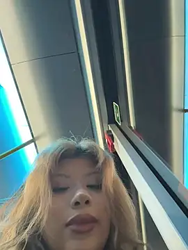 jackelinuh online show from January 31, 8:40 pm