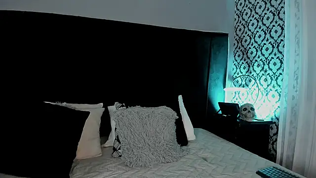 Snapshot of Adeelinee chatting on May 22, 7:52 pm Adeelinee online show from May 22, 7:52 pm