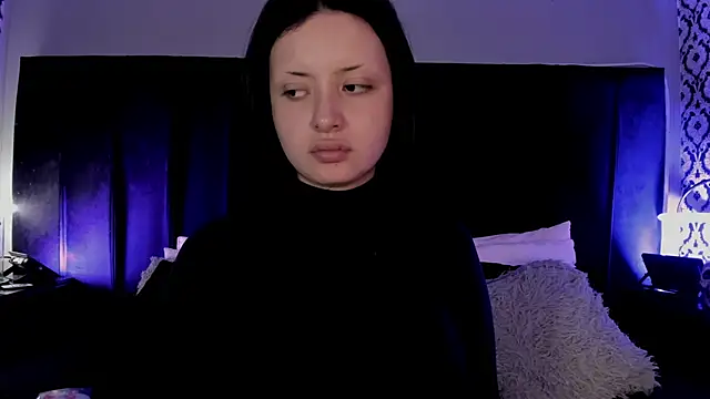 Snapshot of Adeelinee chatting on May 29, 8:18 pm Adeelinee online show from May 29, 8:18 pm