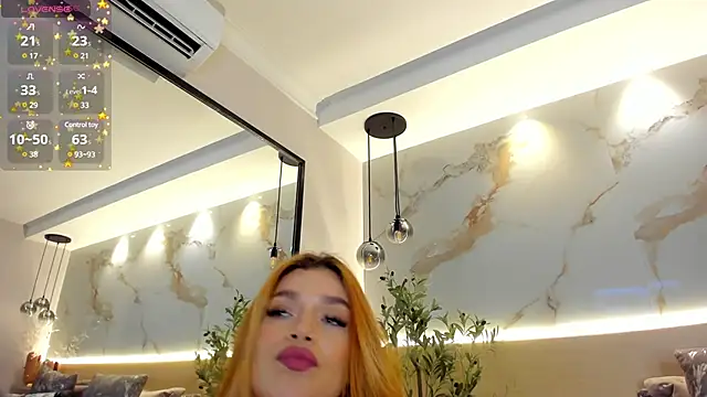 LeaThompson online show from January 4, 2:46 am