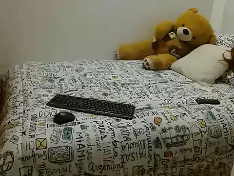 diamondputy04 online show from April 17, 2:36 am