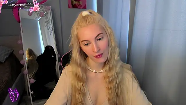 Snapshot of Kimmy_powell chatting on May 27, 3:36 am Kimmy powell online show from May 27, 3:36 am