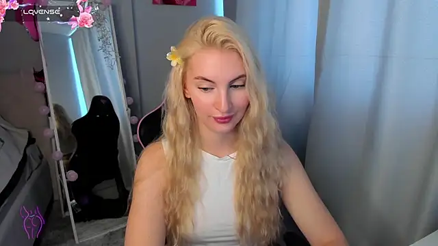 Snapshot of Kimmy_powell chatting on June 9, 2:23 am Kimmy powell online show from June 9, 2:23 am