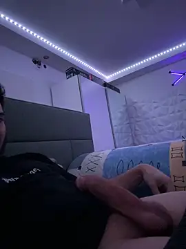 Snapshot of Furko_33 chatting on January 16, 11:31 pm Furko 33 online show from January 16, 11:31 pm