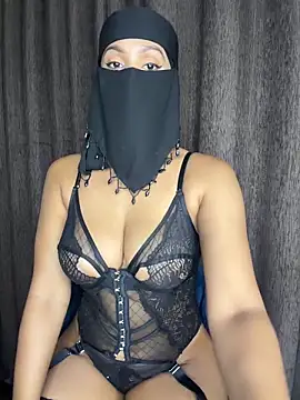 YourThirstySlut online show from May 4, 8:27 pm