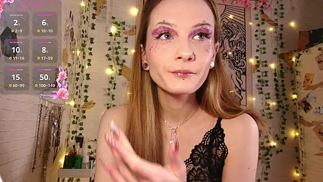 Snapshot of summerhazeee chatting on December 21, 7:10 pm summerhazeee online show from December 21, 7:10 pm