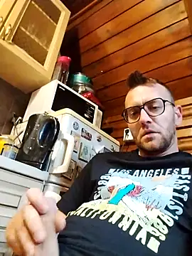 tomee83 online show from November 14, 9:52 am