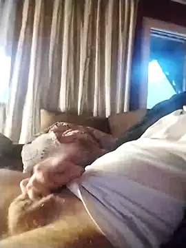 tomee83 online show from November 30, 6:17 am