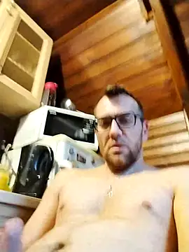 tomee83 online show from December 5, 6:44 am