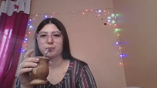 imsohornydacom online show from June 13, 4:49 pm