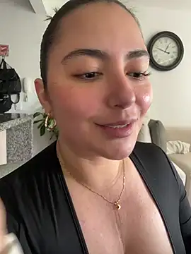 Snapshot of sukhakunis1 chatting on May 7, 5:51 pm sukhakunis1 online show from May 7, 5:51 pm