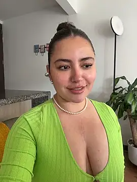 Snapshot of sukhakunis1 chatting on June 1, 4:52 pm sukhakunis1 online show from June 1, 4:52 pm