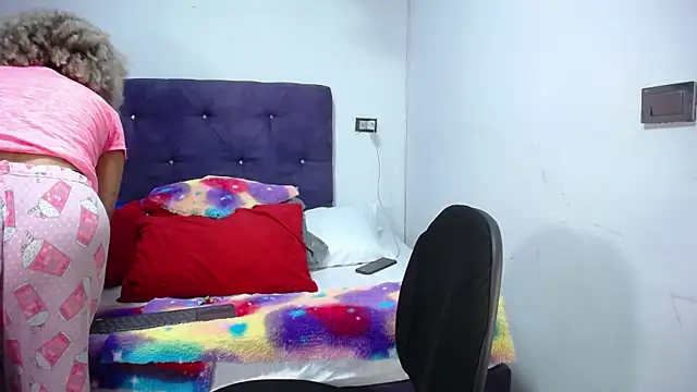 Squirter pussybomb online show from March 6, 3:24 am