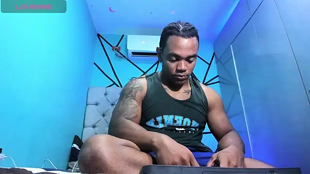 Snapshot of juande_24 chatting on June 2, 4:20 pm juande 24 online show from June 2, 4:20 pm
