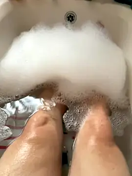 Snapshot of Russell1508 chatting on October 4, 7:50 am Russell1508 online show from October 4, 7:50 am