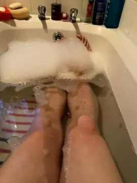 Snapshot of Russell1508 chatting on December 5, 3:41 pm Russell1508 online show from December 5, 3:41 pm