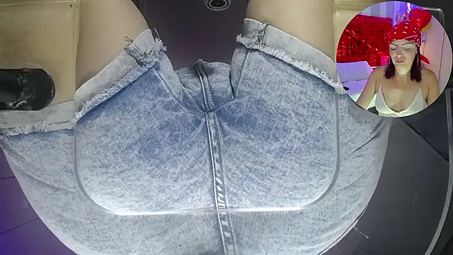 KatteMoss online show from February 4, 8:03 pm