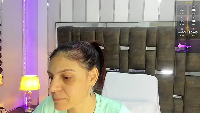 Snapshot of KatteMoss chatting on May 10, 8:14 pm KatteMoss online show from May 10, 8:14 pm