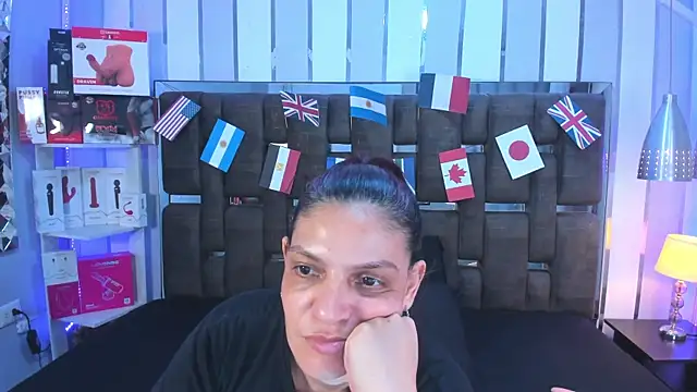 Snapshot of KatteMoss chatting on June 14, 9:06 pm KatteMoss online show from June 14, 9:06 pm