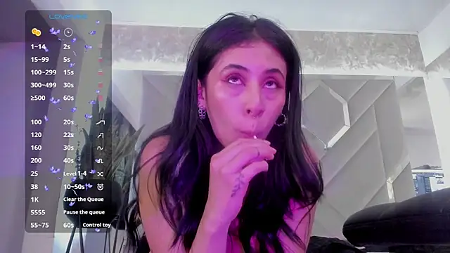 Sara Foxx1 online show from March 2, 1:04 am