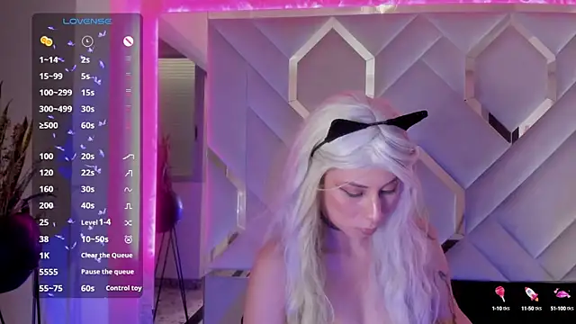 Sara Foxx1 online show from September 14, 8:30 pm