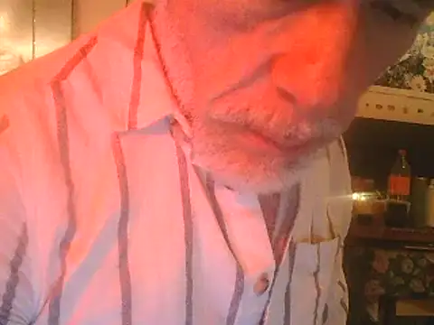 Snapshot of DaddyQuimHot chatting on February 22, 9:48 pm DaddyQuimHot online show from February 22, 9:48 pm