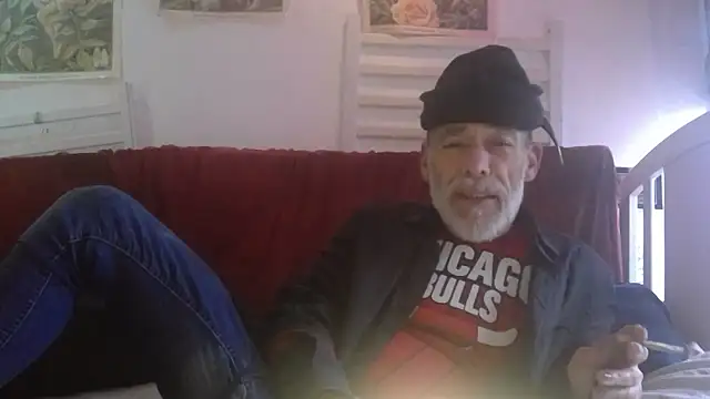 Snapshot of DaddyQuimHot chatting on December 1, 3:39 pm DaddyQuimHot online show from December 1, 3:39 pm