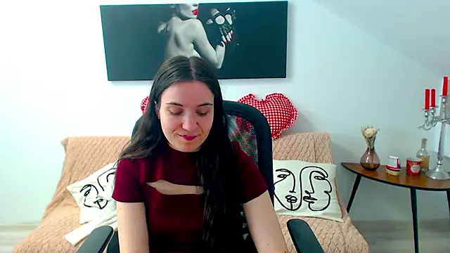 Snapshot of MelissaWiliam chatting on May 7, 5:57 am MelissaWiliam online show from May 7, 5:57 am