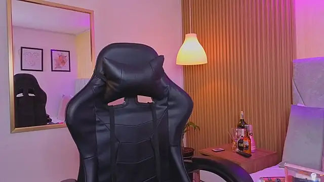 Dakota diaz  online show from February 10, 7:51 pm