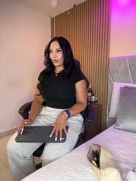 Snapshot of Dakota_diaz_ chatting on June 10, 7:35 pm Dakota diaz online show from June 10, 7:35 pm