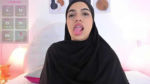 Snapshot of Umarani_ chatting on December 5, 6:37 pm Umarani online show from December 5, 6:37 pm