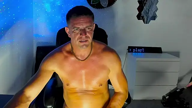 Snapshot of petr37pol chatting on July 9, 1:42 am petr37pol online show from July 9, 1:42 am