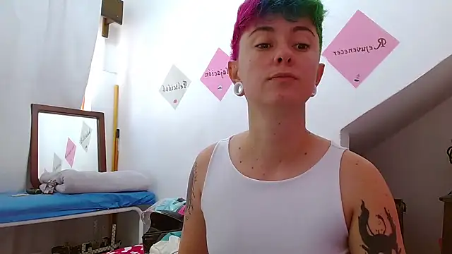 tomboyblue online show from October 25, 6:02 pm