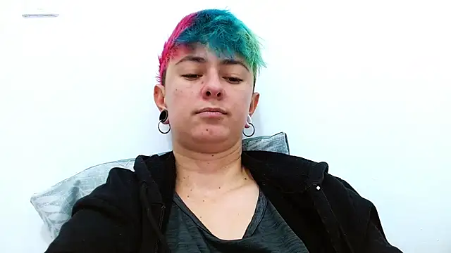 tomboyblue online show from November 13, 3:55 pm