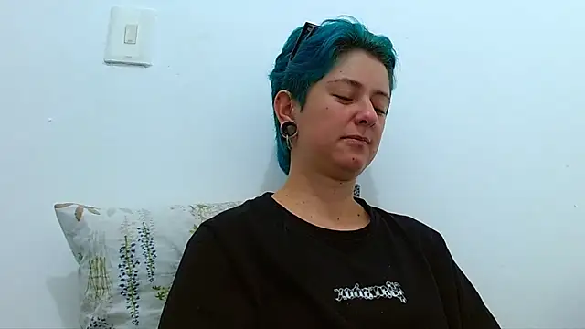 tomboyblue online show from March 14, 7:52 pm