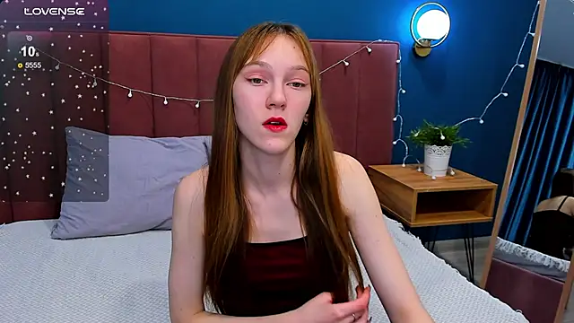 Snapshot of VanillaKelly chatting on December 5, 1:25 am VanillaKelly online show from December 5, 1:25 am