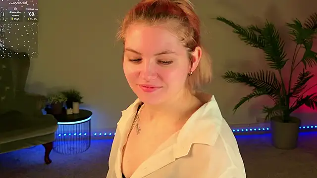Lisa Adam online show from June 14, 6:10 pm