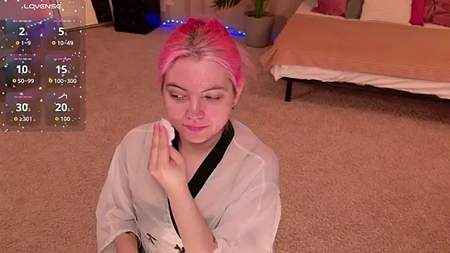 Snapshot of Lisa_Adam chatting on July 22, 6:32 pm Lisa Adam online show from July 22, 6:32 pm