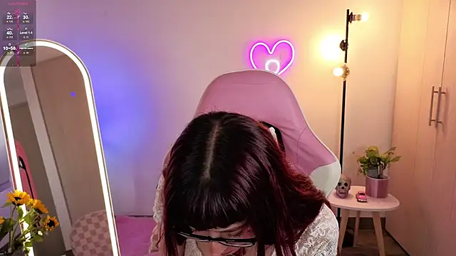 Snapshot of violet_ch chatting on June 16, 8:33 pm violet ch online show from June 16, 8:33 pm