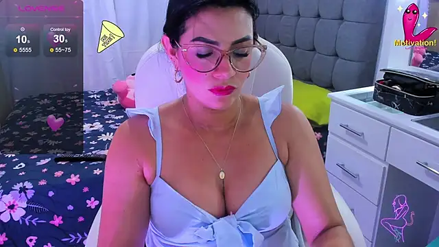 Snapshot of dahian_carter chatting on January 3, 11:23 pm dahian carter online show from January 3, 11:23 pm