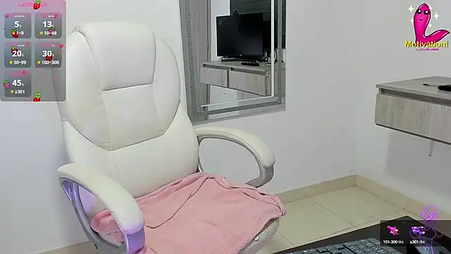 Snapshot of dahian_carter chatting on October 1, 12:11 pm dahian carter online show from October 1, 12:11 pm