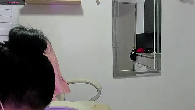 Snapshot of dahian_carter chatting on October 18, 1:12 pm dahian carter online show from October 18, 1:12 pm