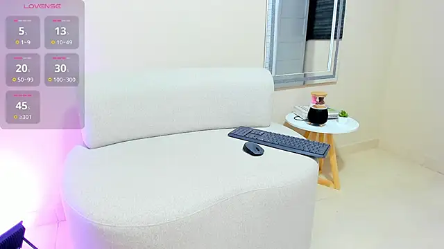 Snapshot of dahian_carter chatting on May 5, 9:39 am dahian carter online show from May 5, 9:39 am